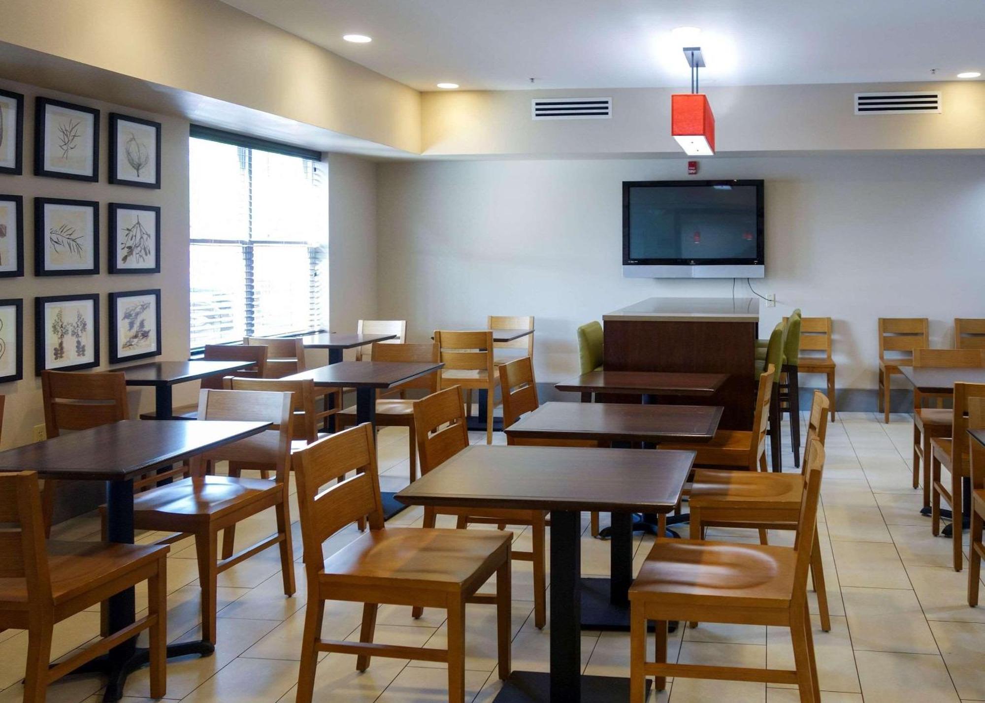 Country Inn & Suites By Radisson, Washington, Dc East - Capitol Heights, Md Exterior photo